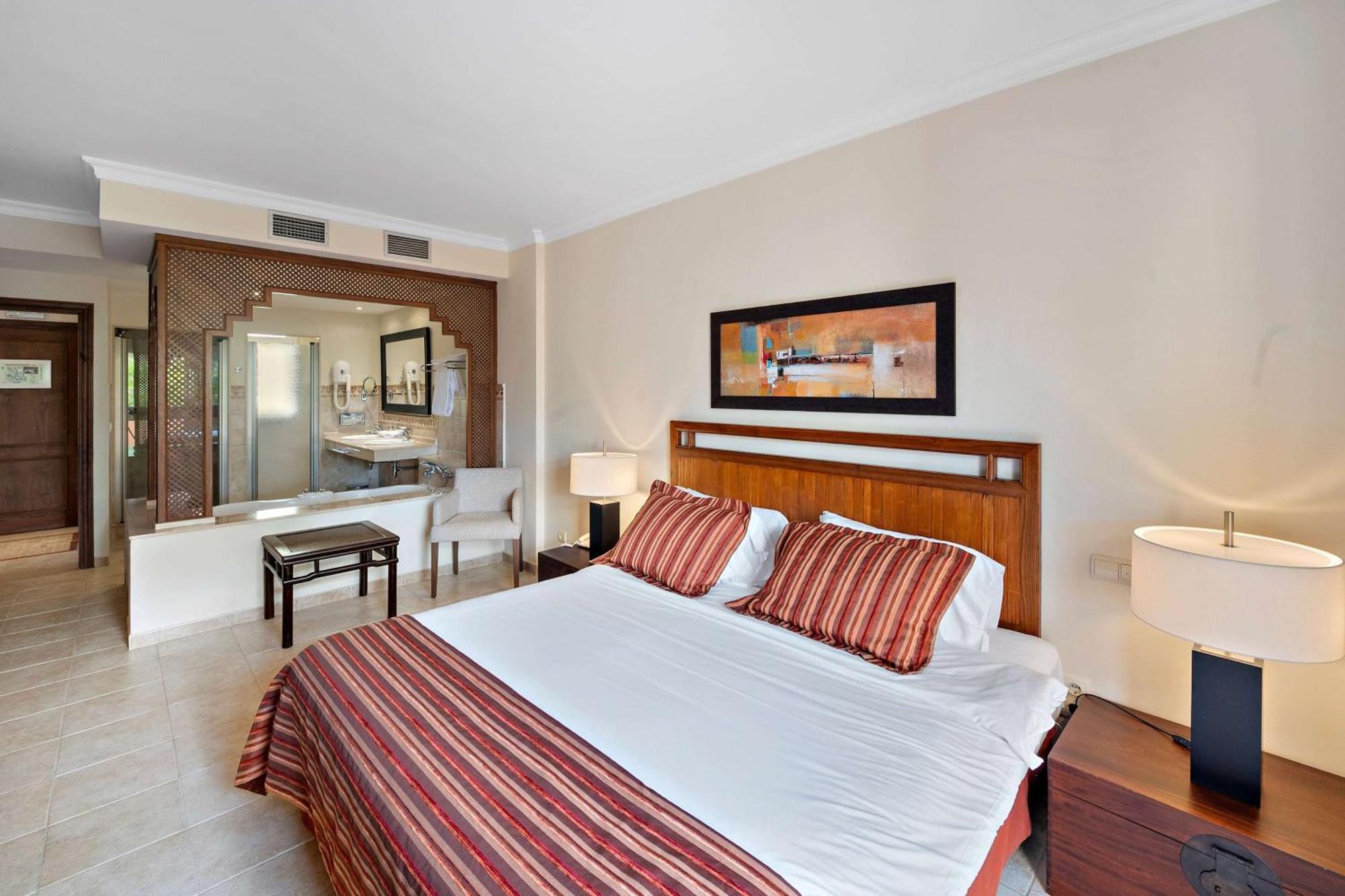 Апарт отель Wyndham Grand Costa Del Sol El Faro Экстерьер фото