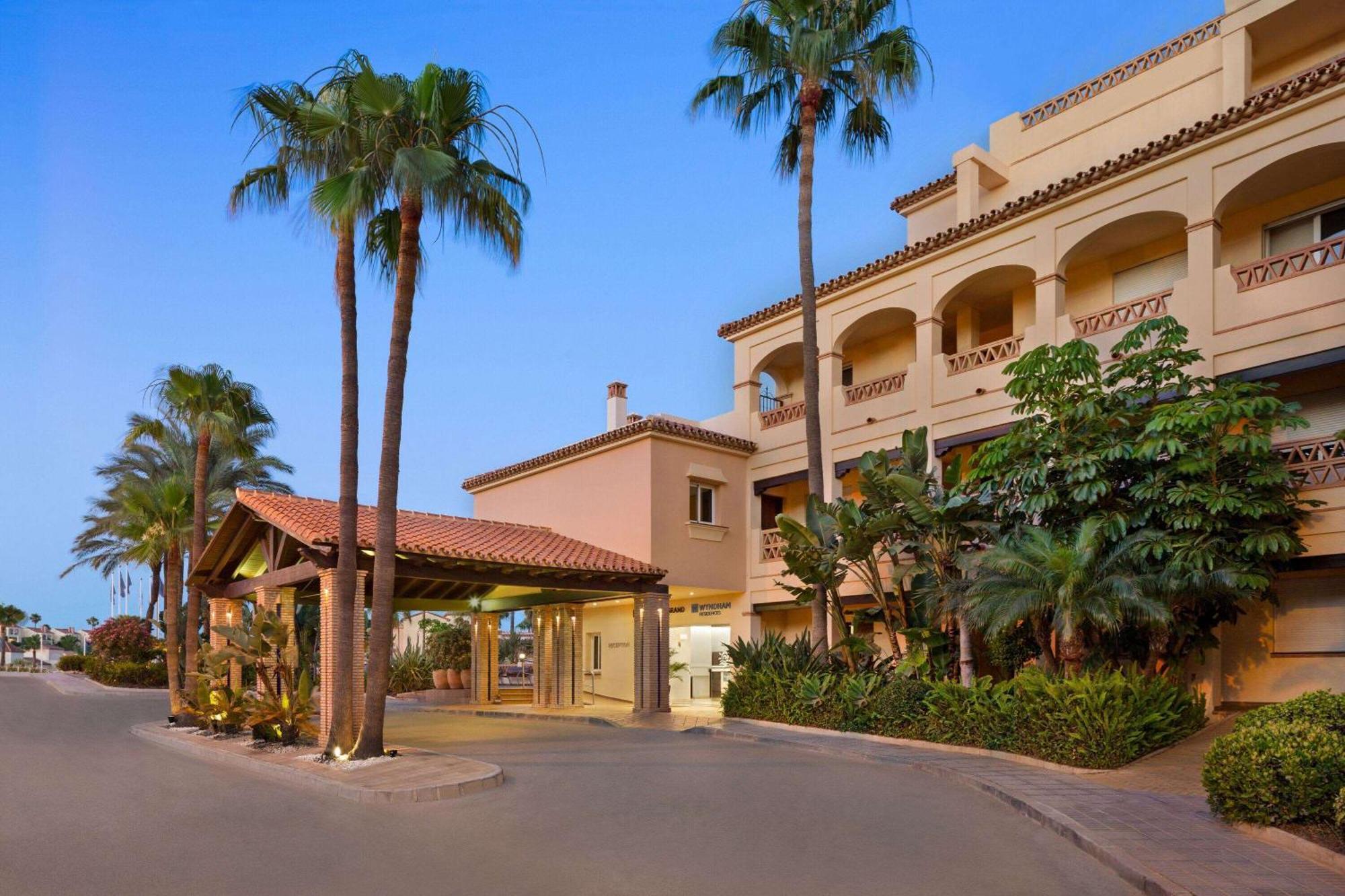 Апарт отель Wyndham Grand Costa Del Sol El Faro Экстерьер фото